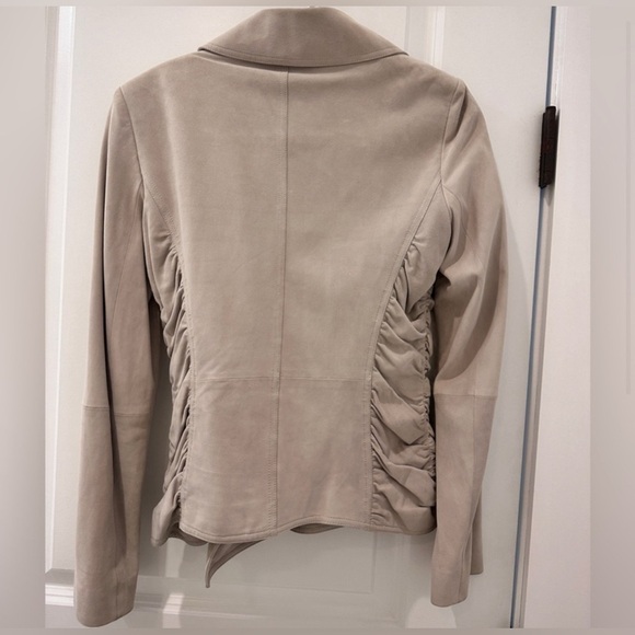 St. John 100% Lamb Suede Beige Jacket Silk Lined
Ruched Sleeve Detail Size 2 - Picture 2 of 11